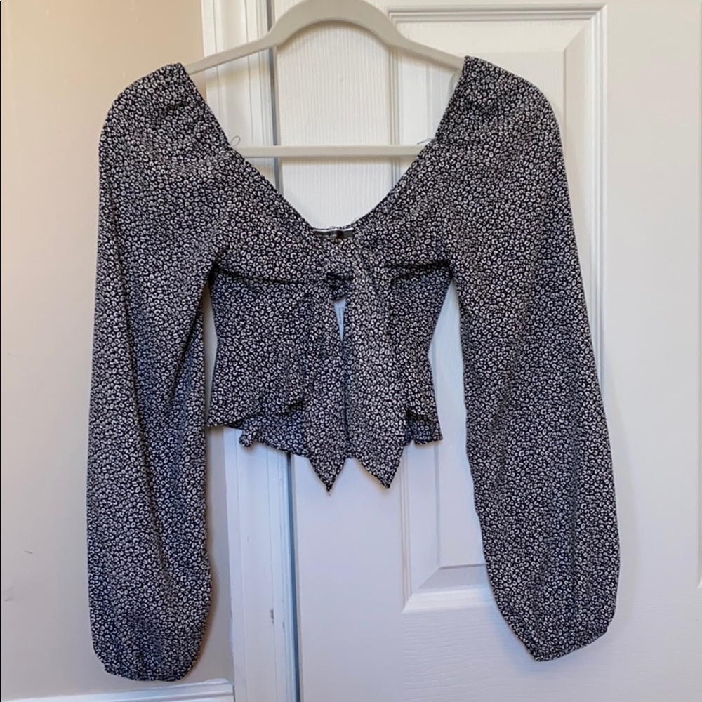 Black & white blouse